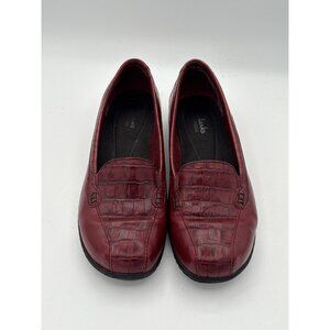 Clarks Womens 6.5 Red Leather Loafers With Croc Print